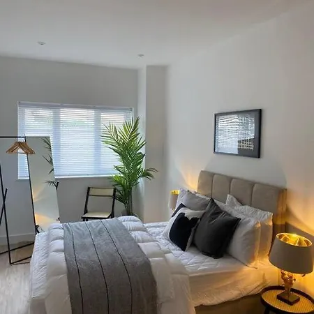 Fishponds Flat 2 By Mia Living 2 Bedroom Apartment With Road Side Parking Apartamento *